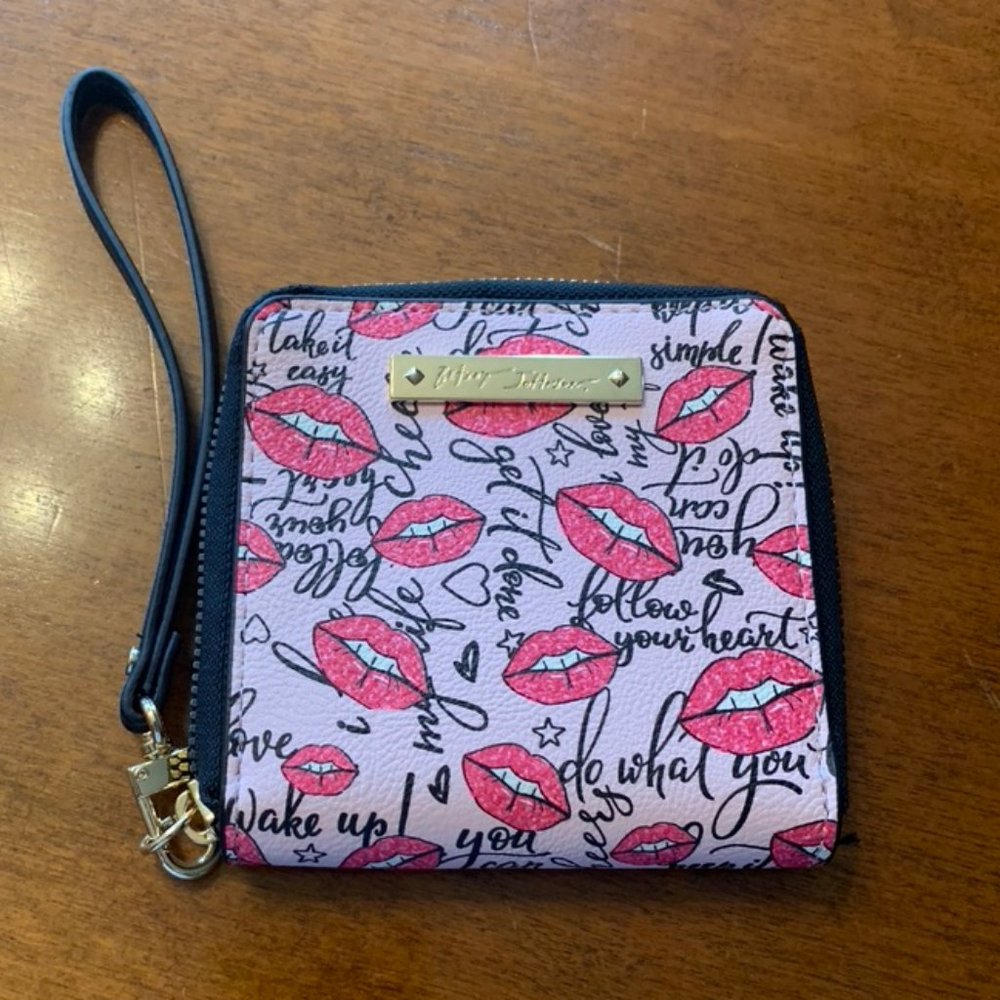 Betsey Johnson Follow Your Heart Wallet / Wristlet--New Without Tags